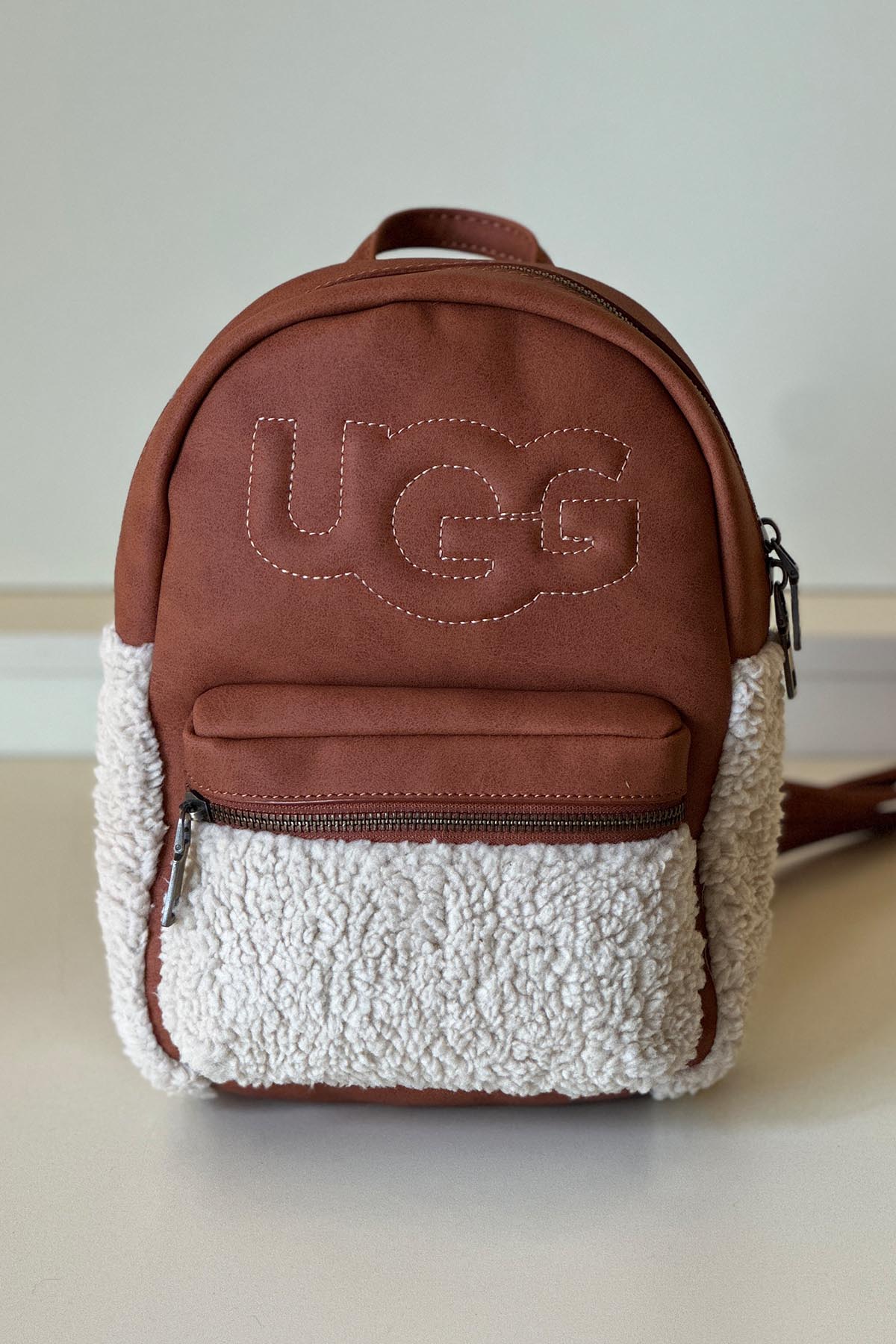 Ugg - Sırt Taba Krem Detay